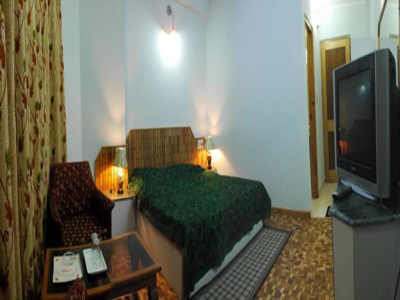 Hotel Satkar Residency - Riverside Old Manali Екстер'єр фото