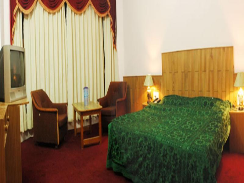 Hotel Satkar Residency - Riverside Old Manali Екстер'єр фото